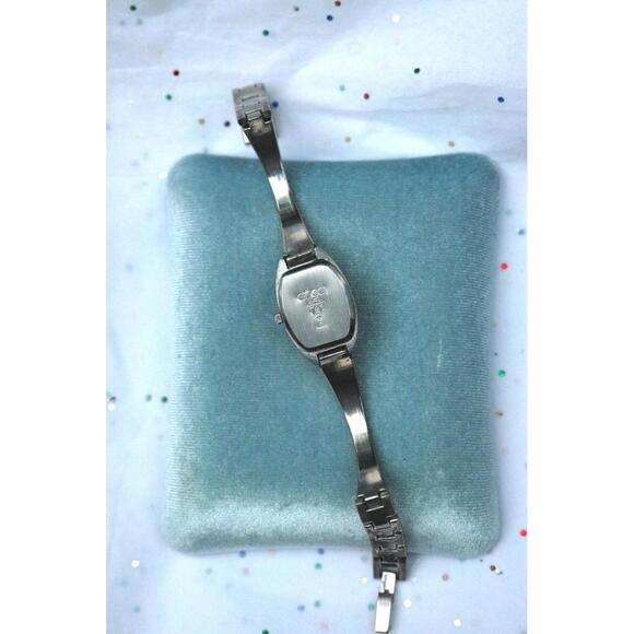 Vintage 1990s Authentic Gucci Silver Bubble Watch main image 5